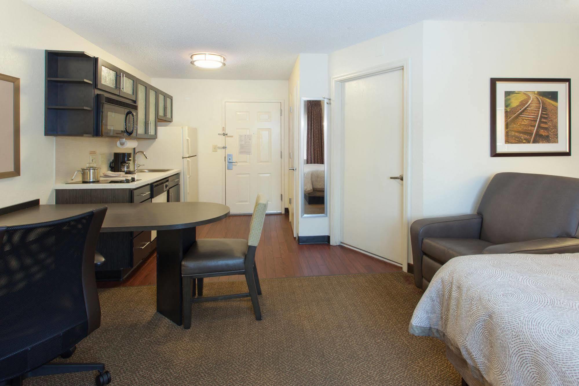 Sonesta Simply Suites Columbus Airport Gahanna Exterior foto